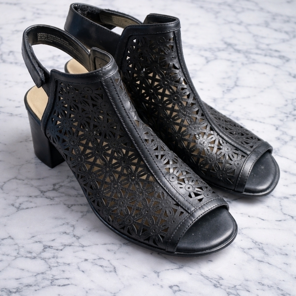 𝅺NEW Earth Black Leather Sandal Block Heels Sz 10